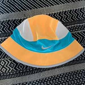 Nike bucket hat